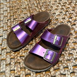 Metallic pink/ purple size 37. Like new.